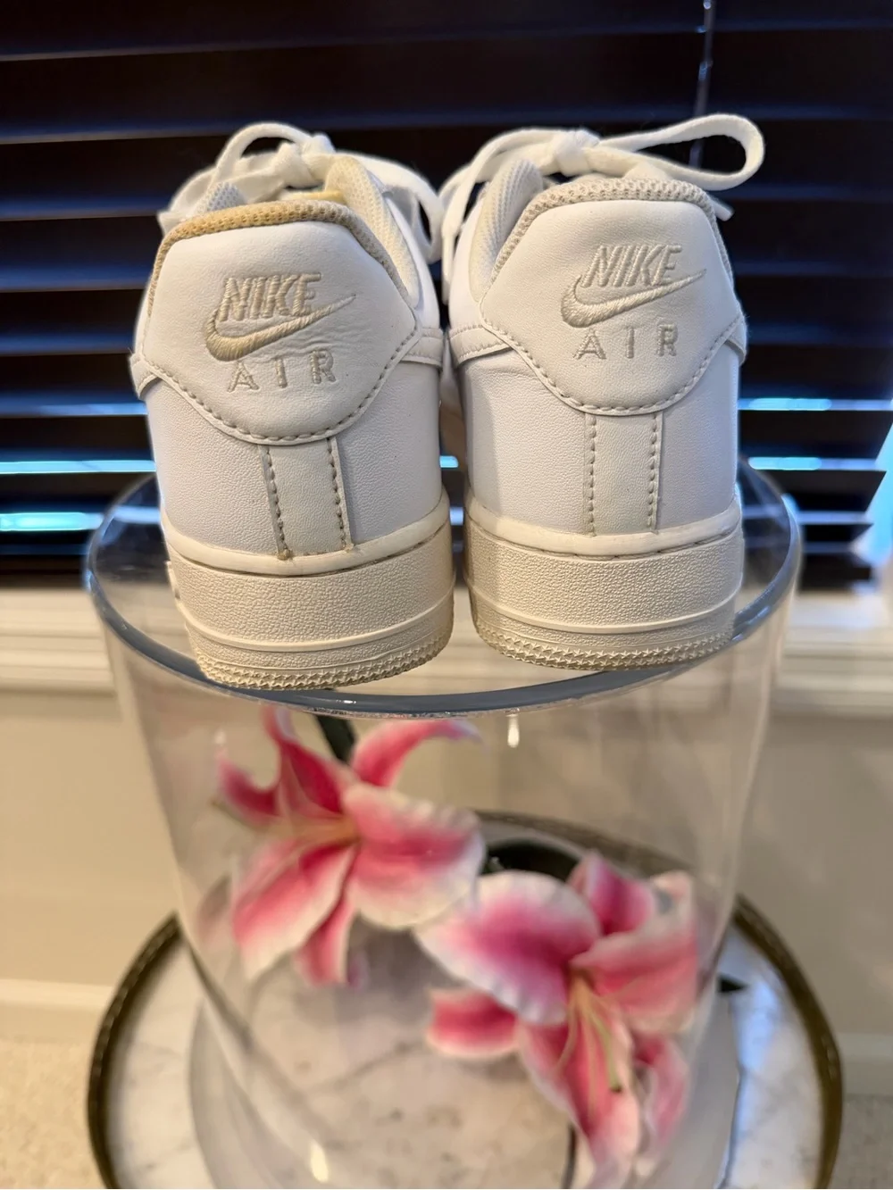Nike Air Force 1 ‘07 Women’s Size 7.5 Triple White Leather Sneakers DD8959-100